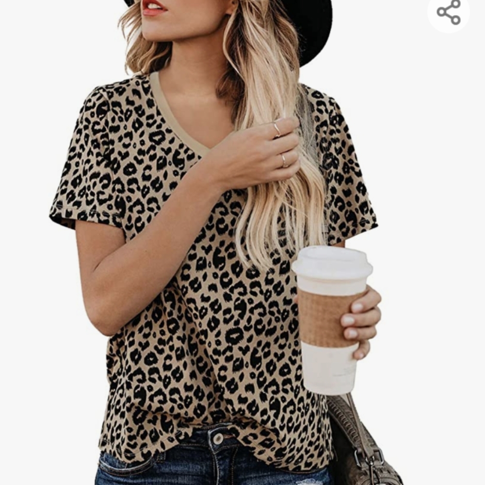 Blooming Jelly Leopard Print V-Neck Loose Fit Tee